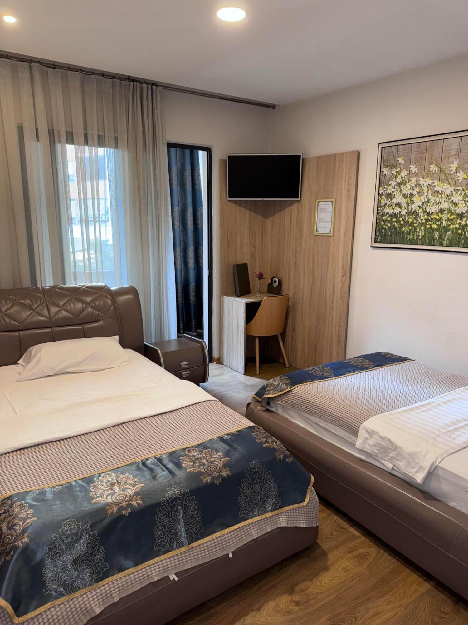 Park Hotel Tirana Yzberishti Exteriör bild