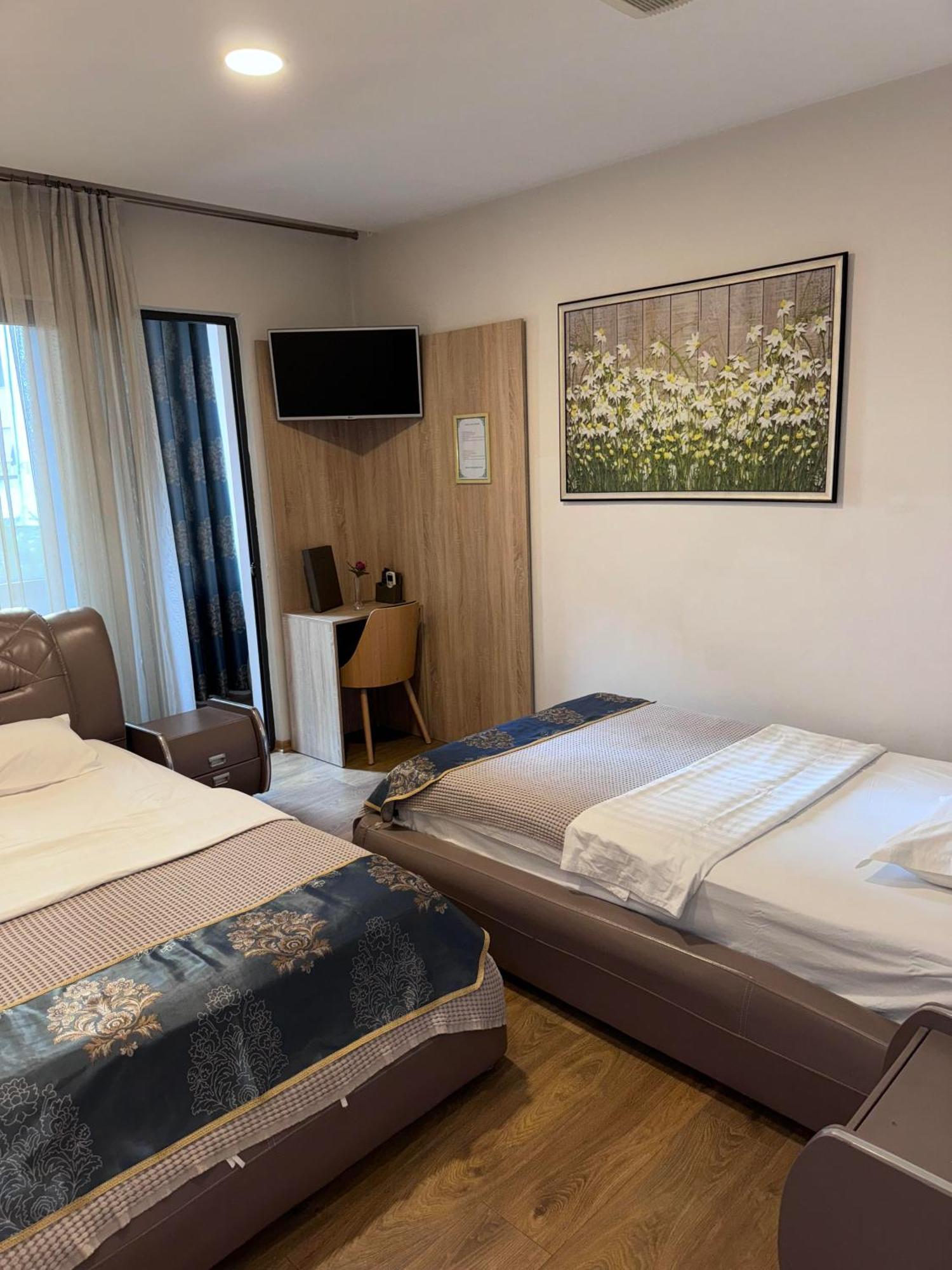 Park Hotel Tirana Yzberishti Exteriör bild