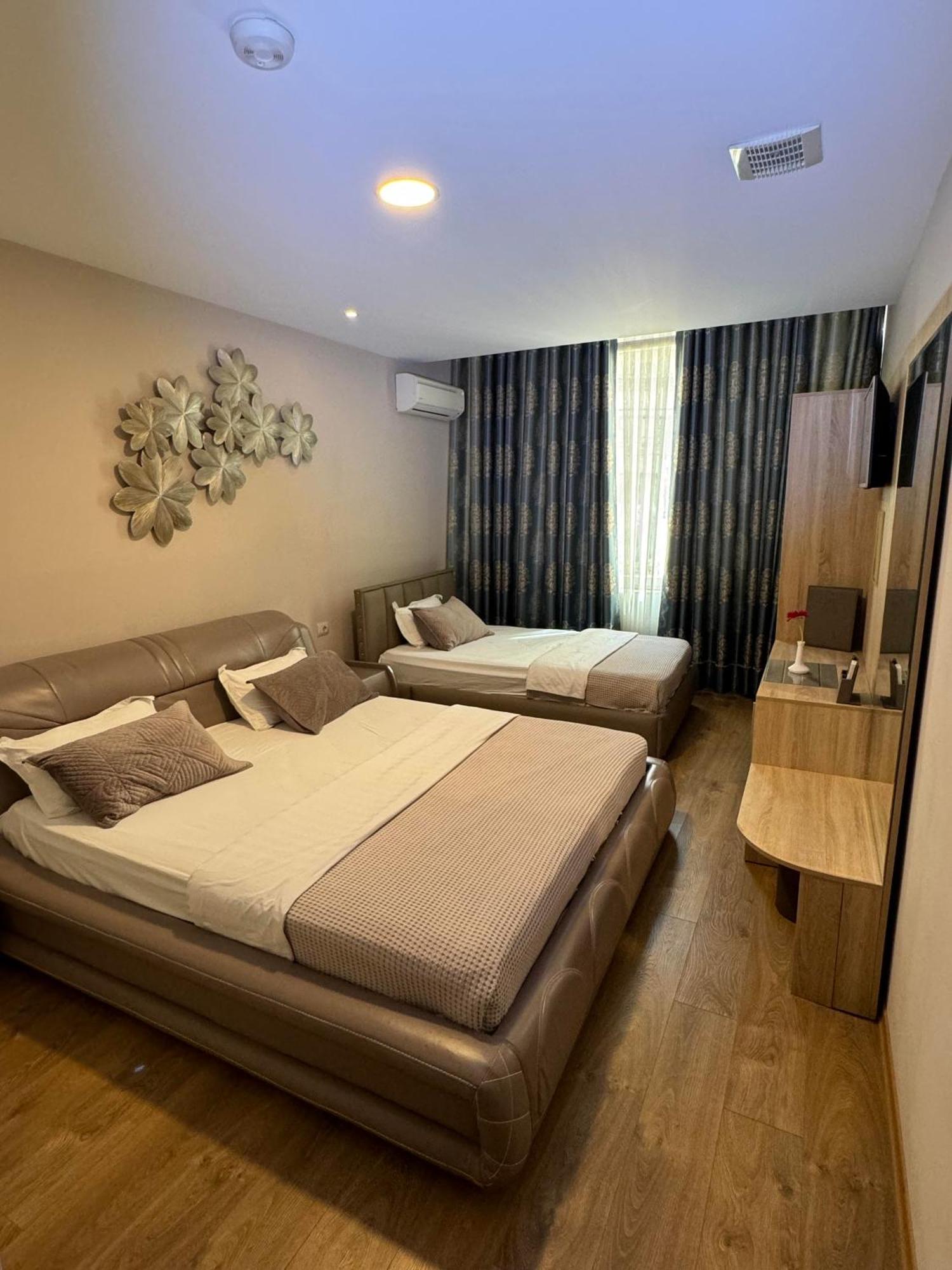 Park Hotel Tirana Yzberishti Exteriör bild
