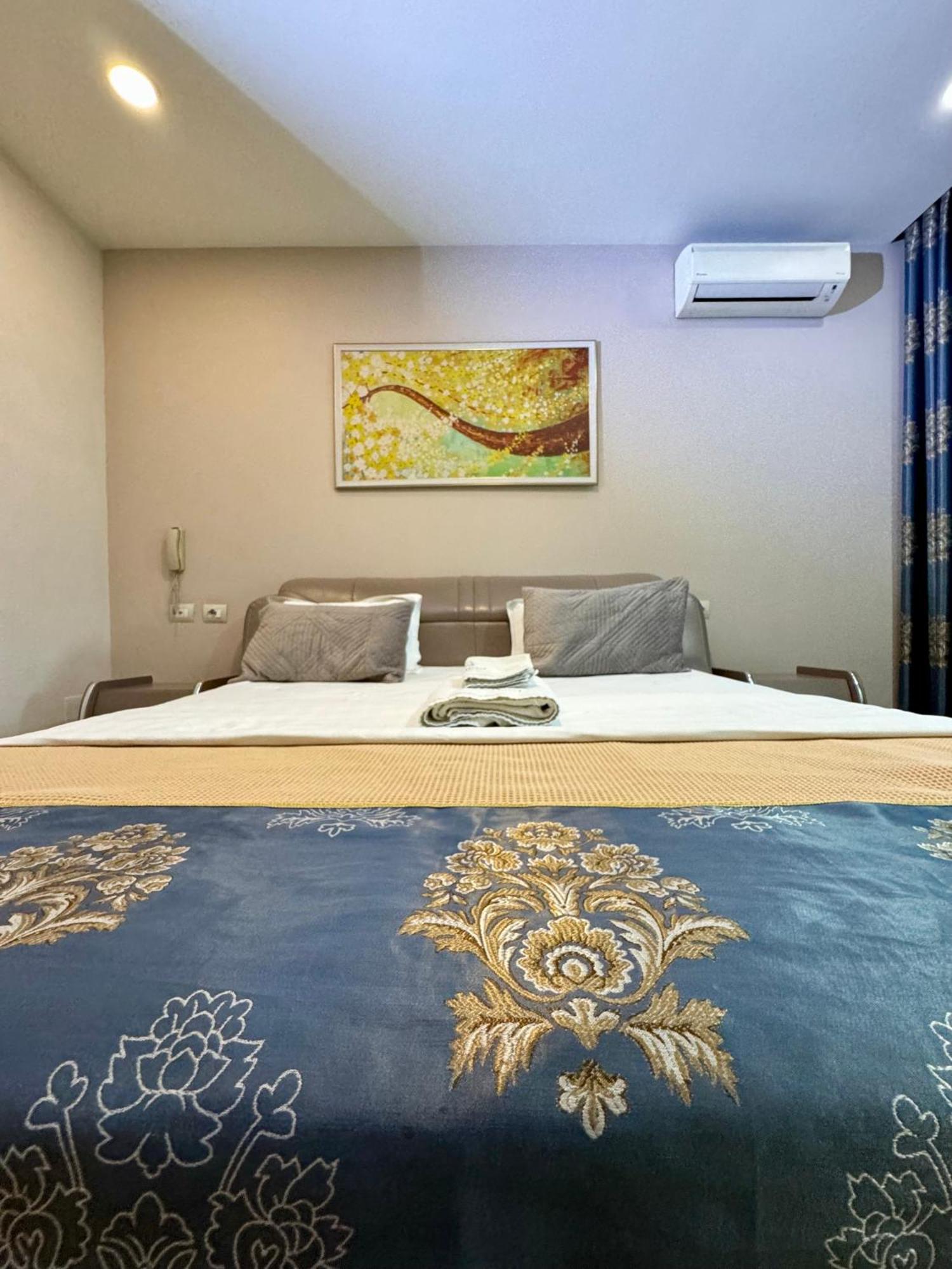 Park Hotel Tirana Yzberishti Exteriör bild